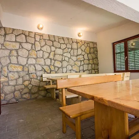 Iva Lopar