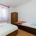 Apartman Iva Lopar